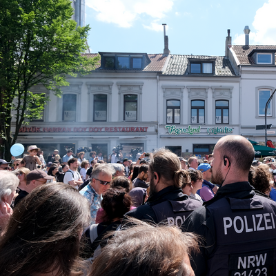 8-rahmenprogram-buhne-auf-der-keupstrasse.png